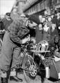 Vélo électrique 1935 - Crdit photo issue du site Paris en image